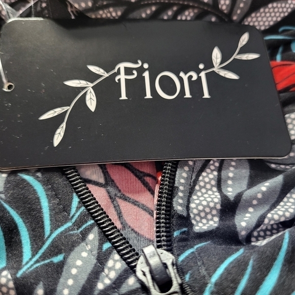 Fiori Black/Grey/Red Two-Piece Cardigan & Tank Size Sm - Picture 7 of 12